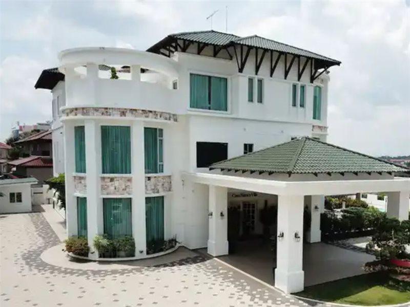 Hotel Casa Bianca Keluang Exteriér fotografie